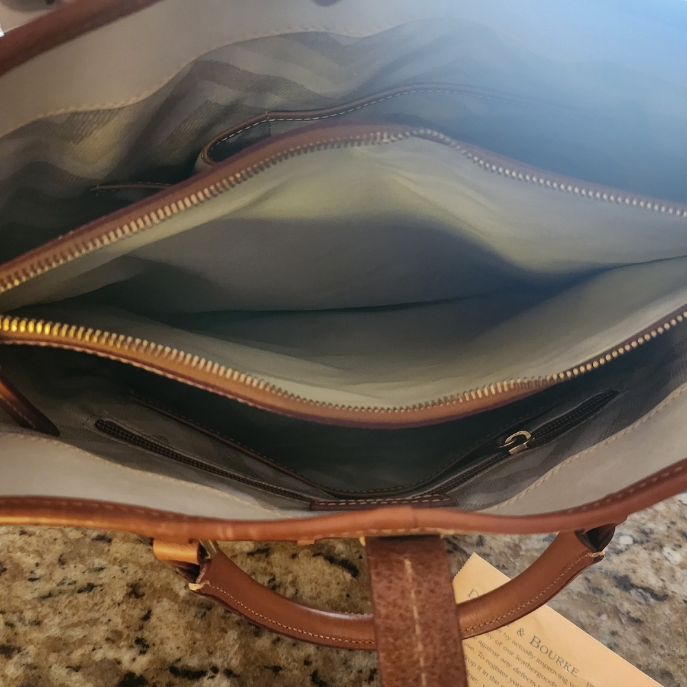 DOONEY&BOURKE SATCHEL - Picture 11 of 14